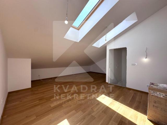 Izdavanje, Petosoban stan, Podgorica, Zabjelo, 340m2
