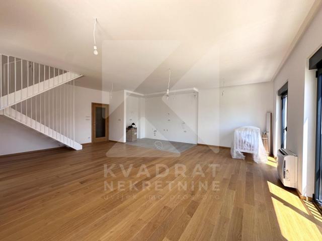 Izdavanje, Petosoban stan, Podgorica, Zabjelo, 340m2