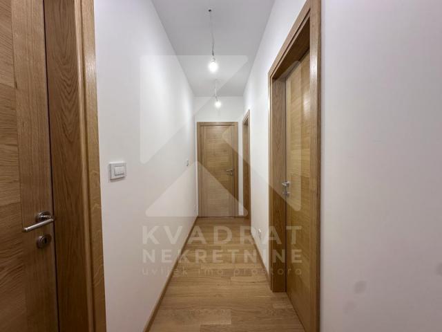 Izdavanje, Petosoban stan, Podgorica, Zabjelo, 340m2