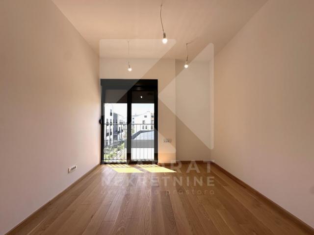 Izdavanje, Petosoban stan, Podgorica, Zabjelo, 340m2