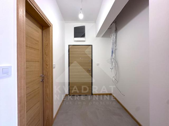 Izdavanje, Petosoban stan, Podgorica, Zabjelo, 340m2
