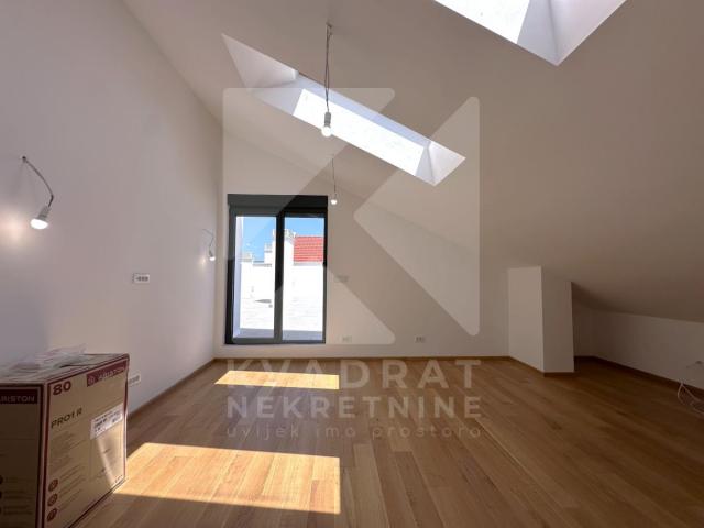 Izdavanje, Petosoban stan, Podgorica, Zabjelo, 340m2