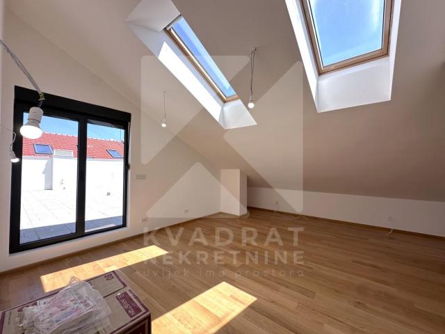 Izdavanje, Petosoban stan, Podgorica, Zabjelo, 340m2