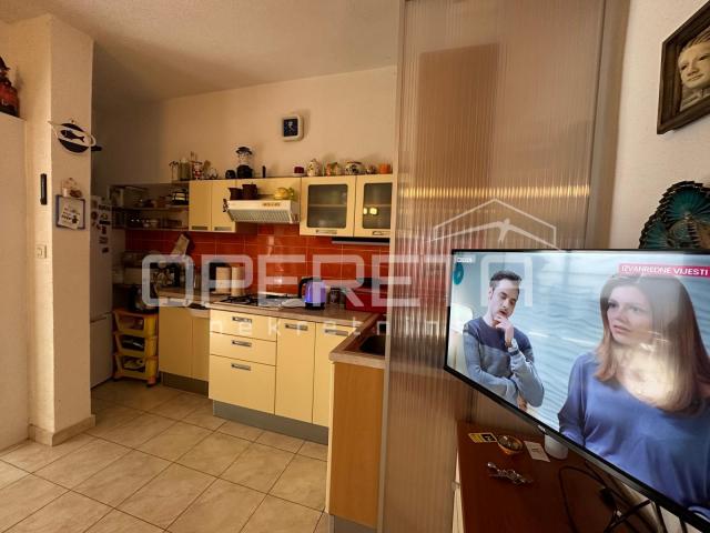 Kuća na Jadriji s dva apartmana, 40 m od plaže!
