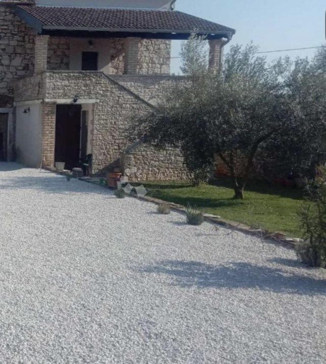 Kamena kuća u okolici Poreča – blizu mora