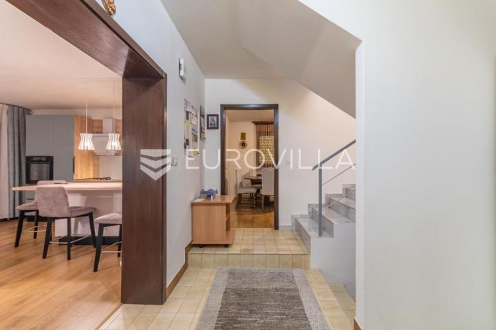 Štrigova, prekrasna obiteljska kuća površine 120 m²