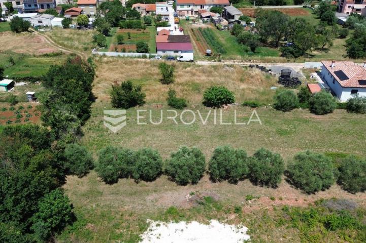 Istra, Vodnjan, građevinsko zemljište na traženoj poziciji
