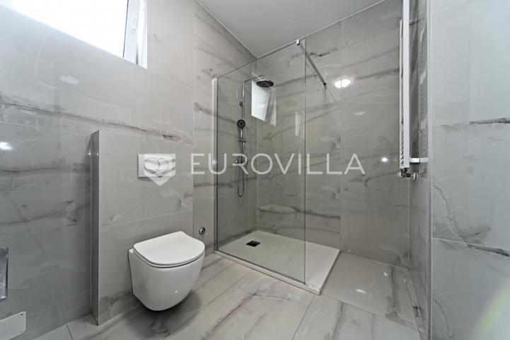 Osijek, Retfala, završen četverosoban stan sa dvorištem od 50 m²