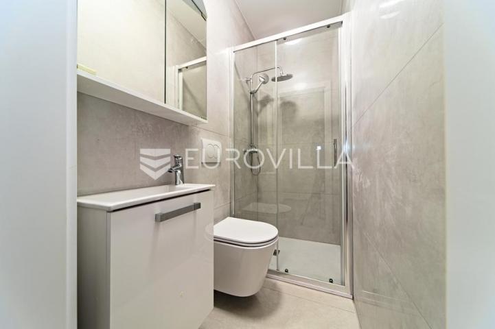 Osijek, Retfala, završen četverosoban stan sa dvorištem od 50 m²