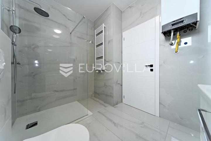 Osijek, Retfala, završen četverosoban stan sa dvorištem od 50 m²