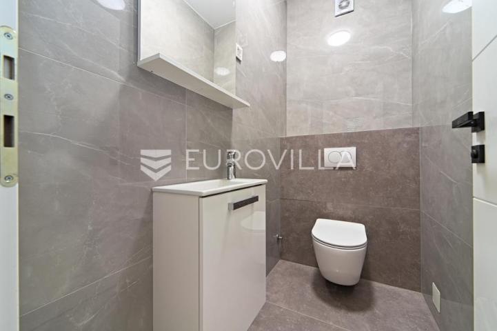 Osijek, Retfala, završen četverosoban stan sa dvorištem od 50 m²
