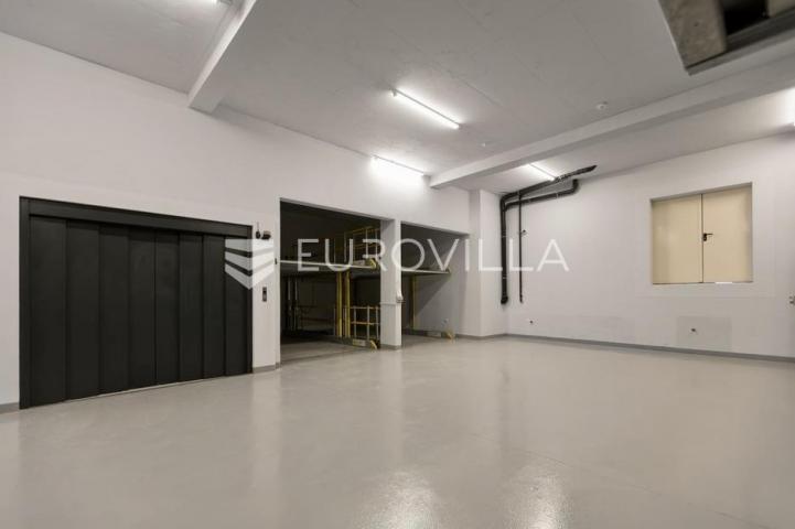 Rijeka, Pećine, NOVOGRADNJA, luksuzan četverosoban stan 200,29 m² prvi red do mora