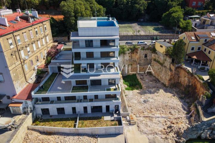 Rijeka, Pećine, NOVOGRADNJA, luksuzan četverosoban stan 200,29 m² prvi red do mora