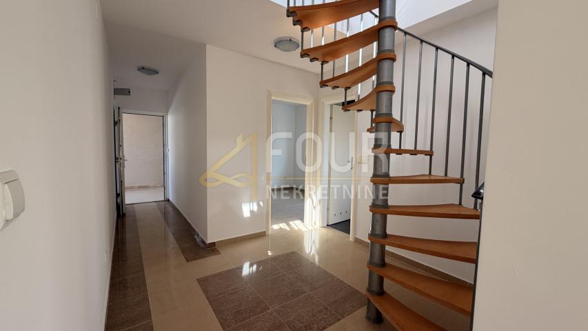 Otok Rab, Palit, 72.25m2, 2s+db, pogled na more