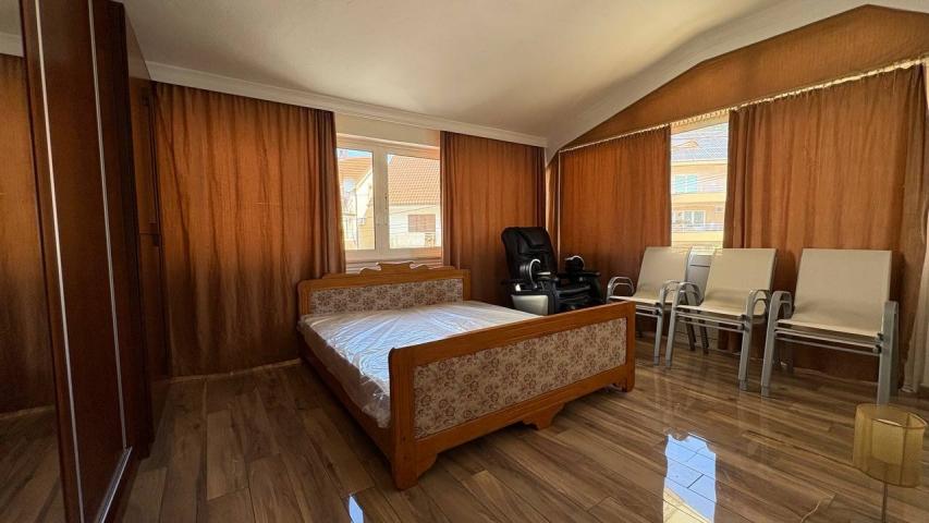 Izdavanje, Stan, 160m2 , Tivat