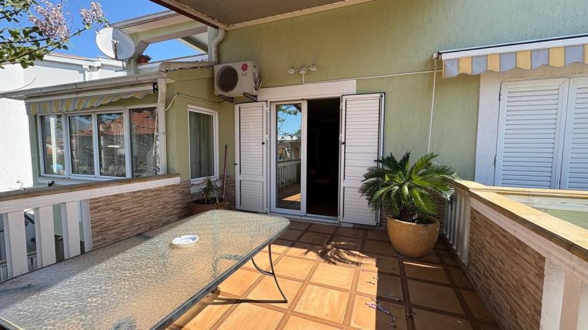 Izdavanje, Stan, 160m2 , Tivat
