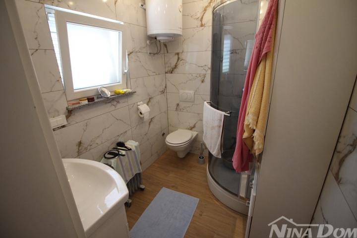 Dalmacija Vir, južna strana Vira, blizina centra. 