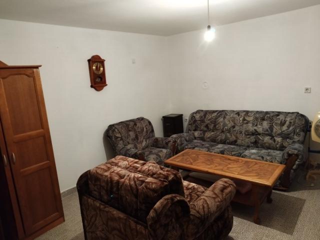 House with two separate apartments in Sutomore, Zankovichi district