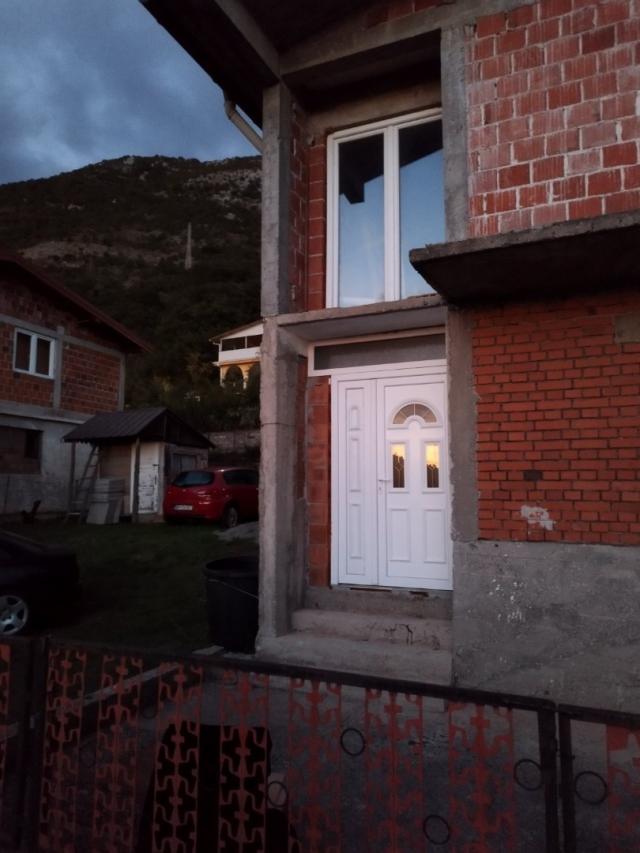 House with two separate apartments in Sutomore, Zankovichi district