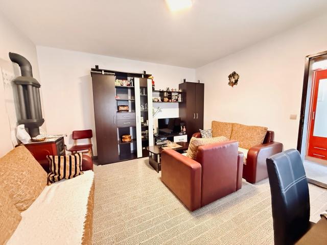 House with two separate apartments in Sutomore, Zankovichi district