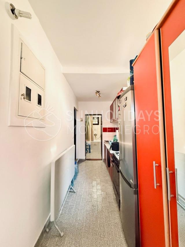 House with two separate apartments in Sutomore, Zankovichi district