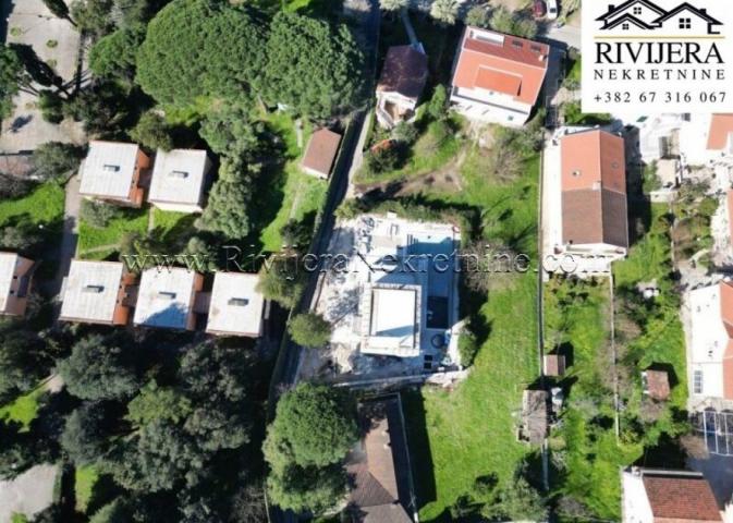 Na prodaju prelijepa vila Tivat