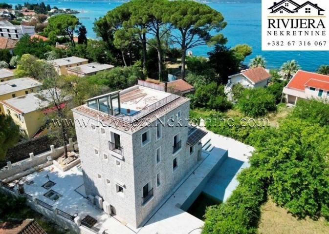 Na prodaju prelijepa vila Tivat