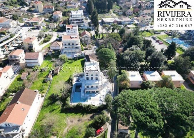 Na prodaju prelijepa vila Tivat