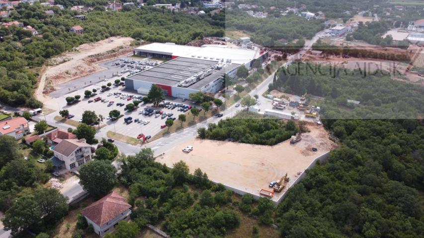 Imotski najam građevinskog zemljišta 4000 m2 - NOVO!!!