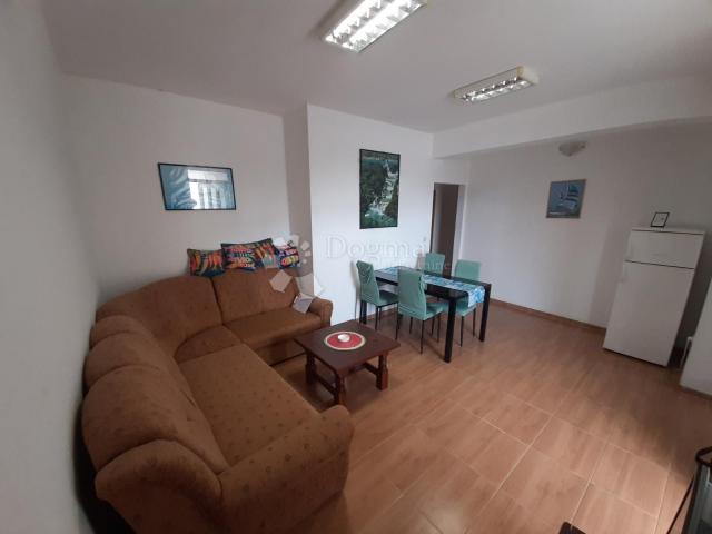 Kuća 142m2 sa 2 apartmana, 100m od mora - sunčana Rogoznica