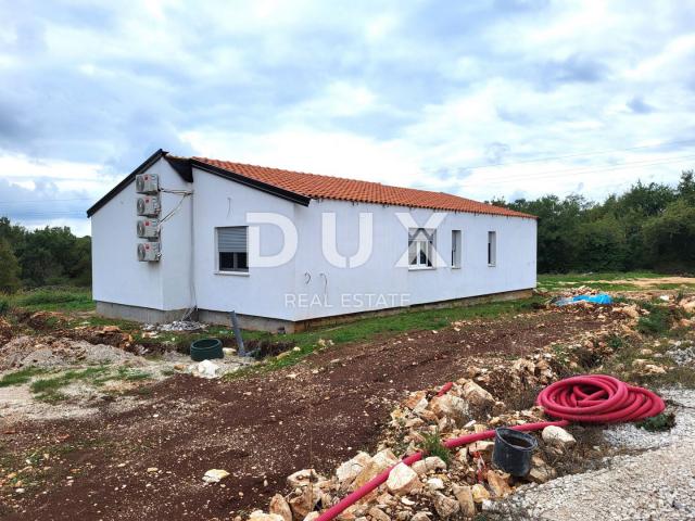 ISTRA, TINJAN - Montažna prizemnica s bazenom 