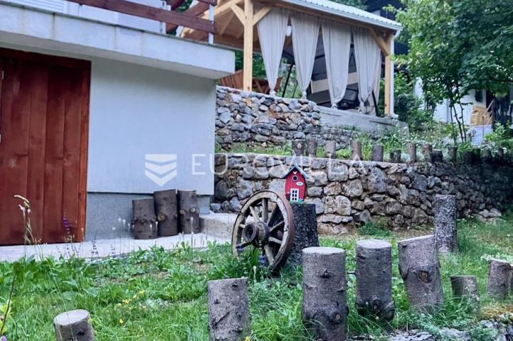 Fužine, šarmantna planinska kuća u Liču, prodaja ili zamjena s uhodanim poslom