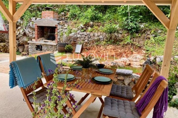 Fužine, šarmantna planinska kuća u Liču, prodaja ili zamjena s uhodanim poslom