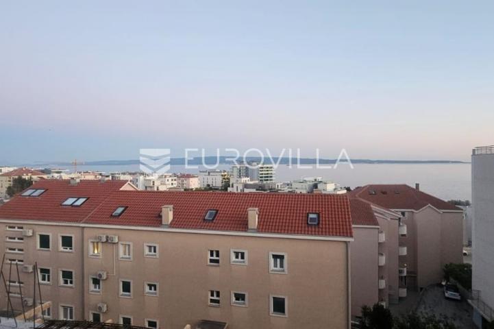 Split, Žnjan komforan jednosoban stan 59 m² u novogradnji s garažom