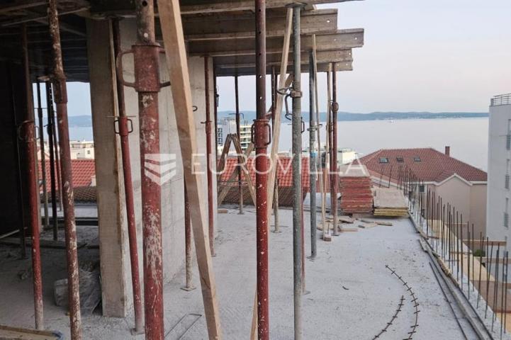 Split, Žnjan komforan jednosoban stan 59 m² u novogradnji s garažom