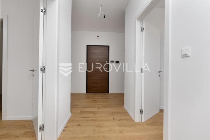 Rijeka, Pećine, NOVOGRADNJA, luksuzan četverosoban stan 163,72 m² prvi red do mora