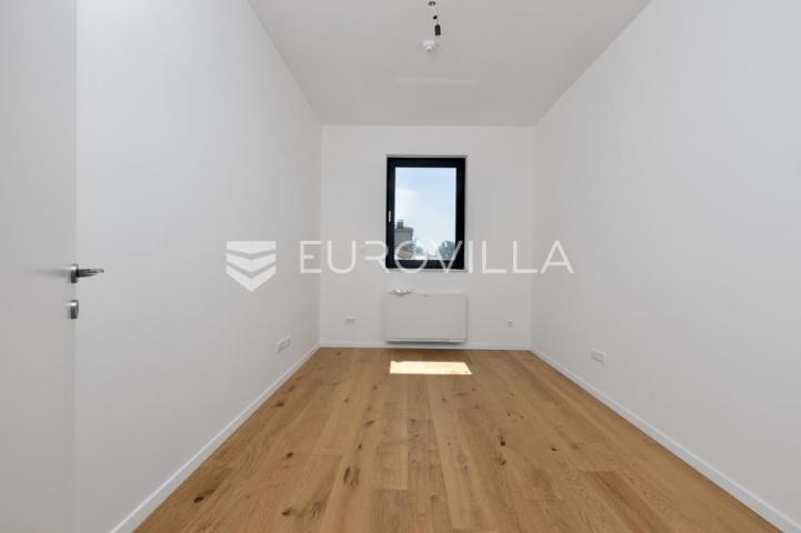 Rijeka, Pećine, NOVOGRADNJA, luksuzan četverosoban stan 163,72 m² prvi red do mora
