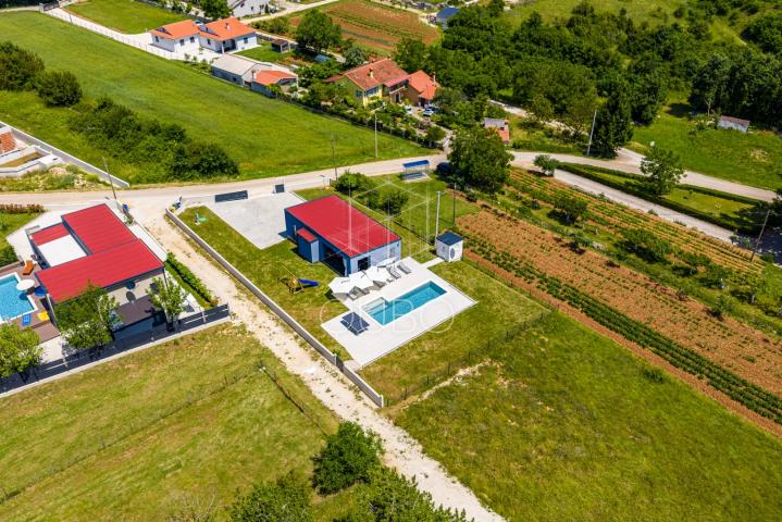 Žminj – Moderna prizemnica s bazenom u srcu Istre