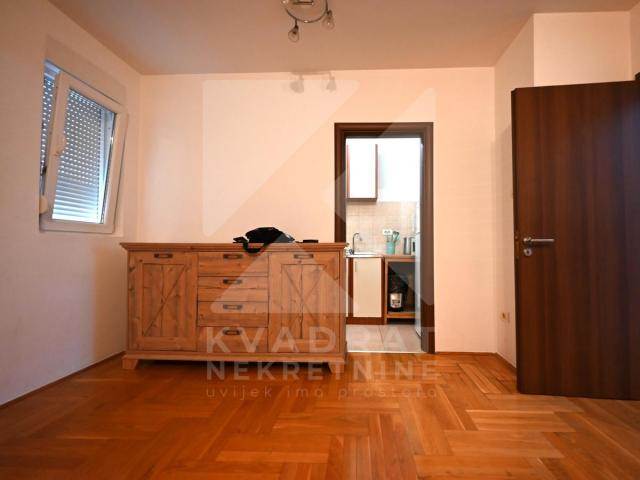 Izdavanje, Dvosoban stan, Podgorica, Ljubović, 98m2