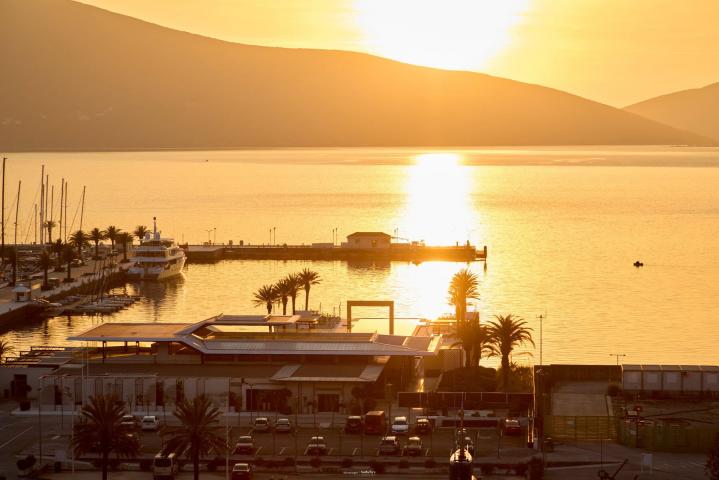 Thea Sea View Apartment Boka Place