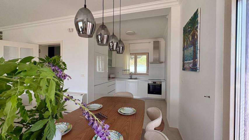 Izdavanje, Stan, 100m2 , Tivat
