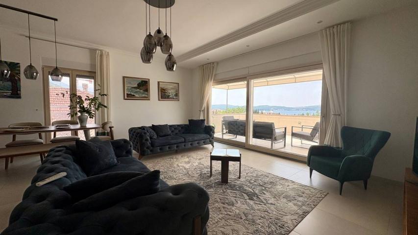 Izdavanje, Stan, 100m2 , Tivat