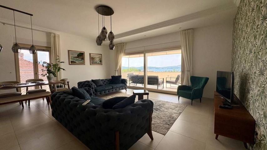 Izdavanje, Stan, 100m2 , Tivat