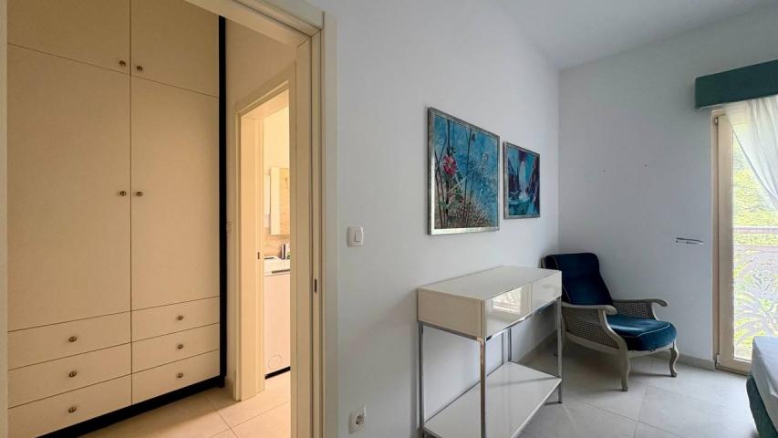 Izdavanje, Stan, 100m2 , Tivat