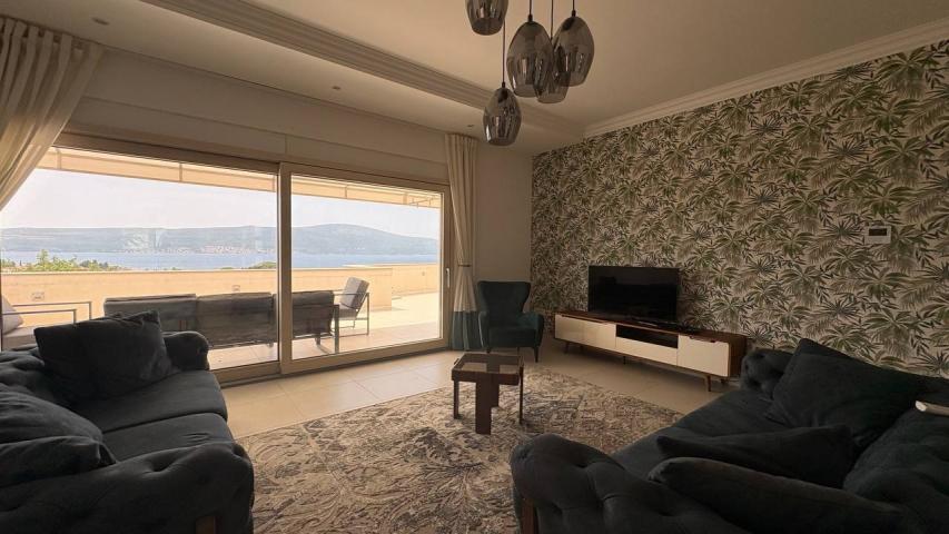 Izdavanje, Stan, 100m2 , Tivat
