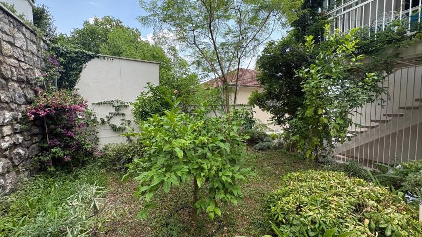 Izdavanje, Stan, 100m2 , Tivat