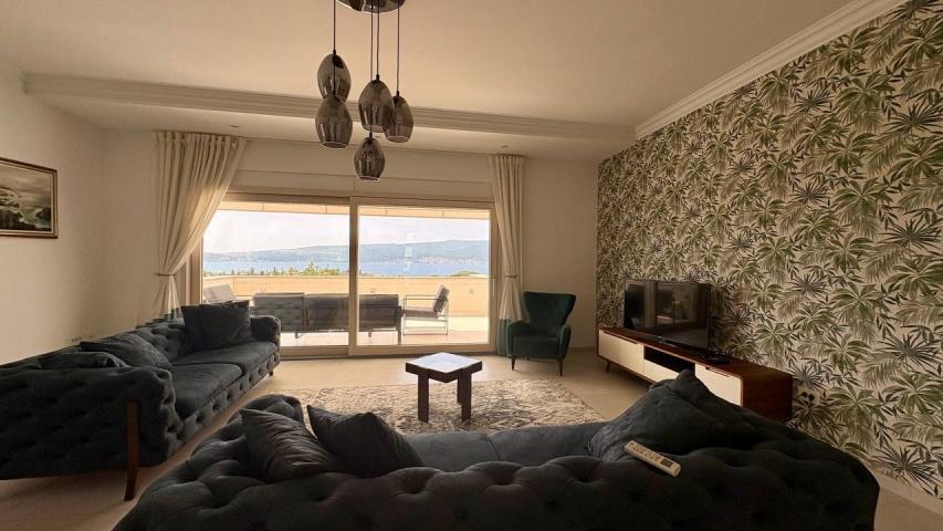 Izdavanje, Stan, 100m2 , Tivat