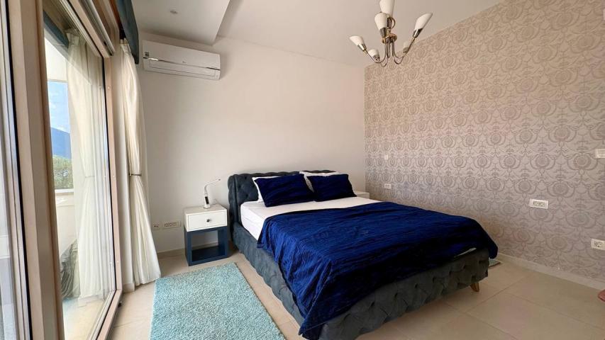 Izdavanje, Stan, 100m2 , Tivat