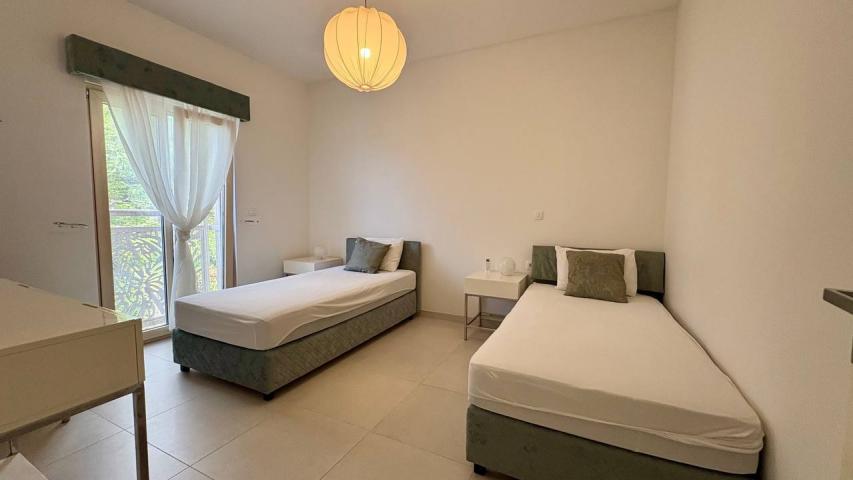 Izdavanje, Stan, 100m2 , Tivat
