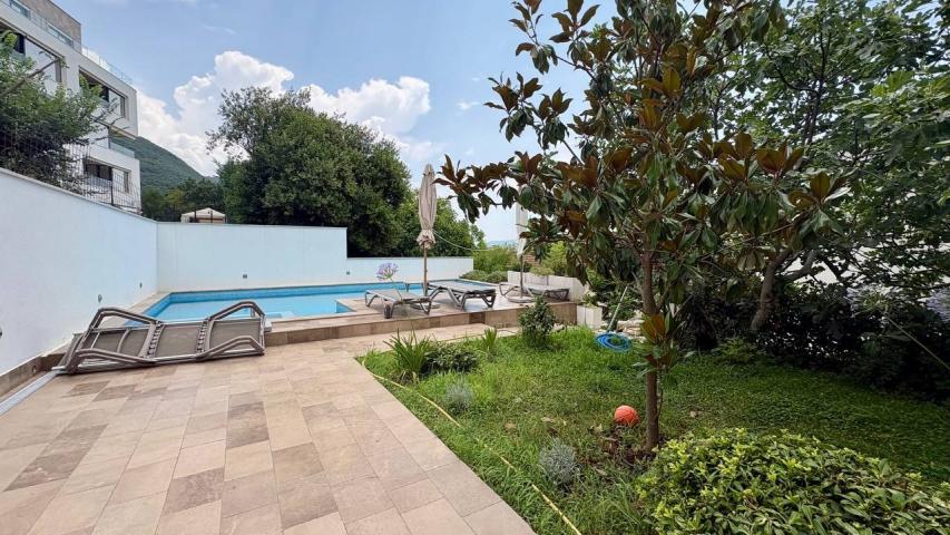 Izdavanje, Stan, 100m2 , Tivat